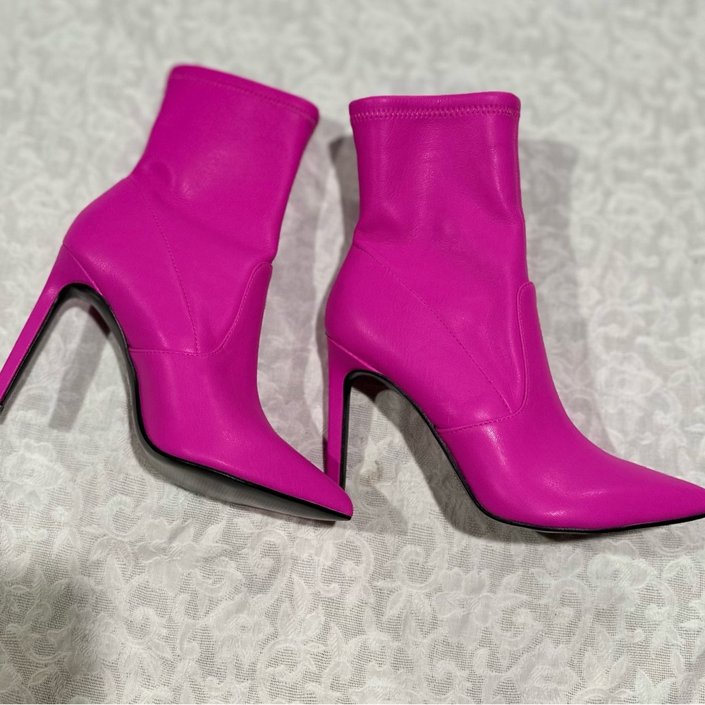 Nine West Neon Pink Pull on Boots size 5.5